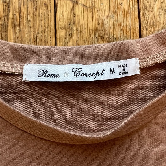 Roma Concept Brown Crop Top Size Medium - Picture 2 of 5